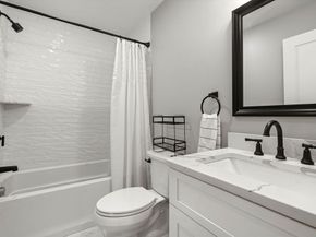 223 Saratoga St 203, Boston MA 02128