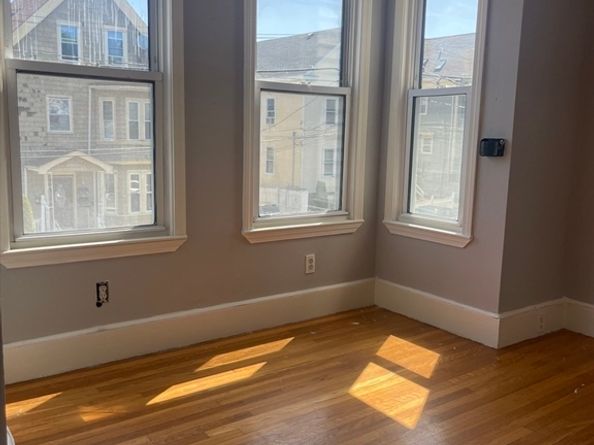 38 Chatham St, Lynn MA 01902