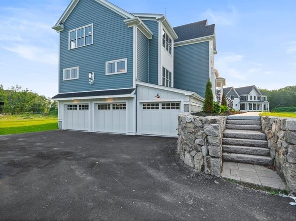 4 Weeping Willow Drive, Andover MA 01810