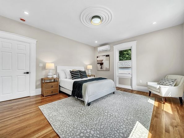 30 Forest Park Rd, Woburn MA 01801