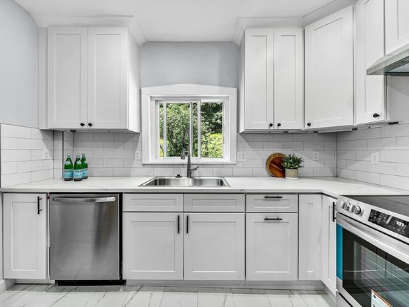 30 Forest Park Rd, Woburn MA 01801