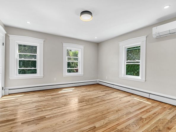30 Forest Park Rd, Woburn MA 01801