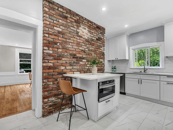 30 Forest Park Rd, Woburn MA 01801