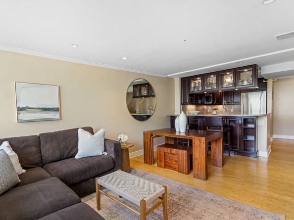 42 8th Street 5525, Boston MA 02129