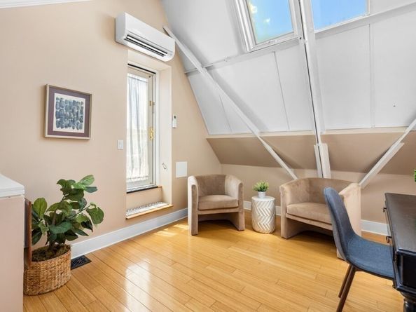 42 8th Street 5525, Boston MA 02129