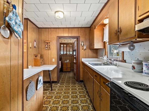 42 Taylor Point Rd., Pembroke MA 02359