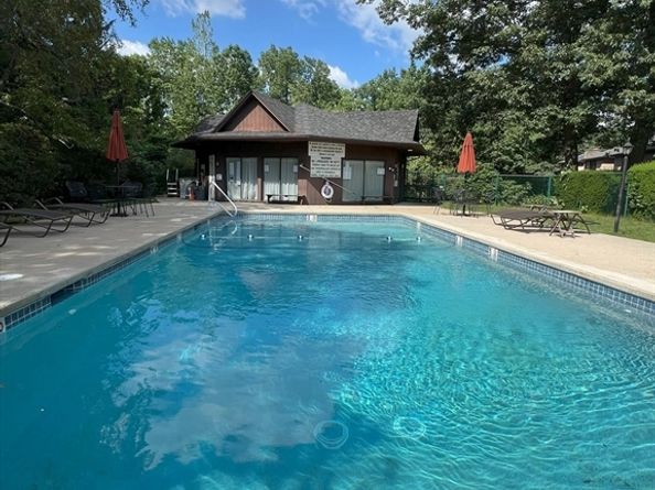 24 Cobblestone Ln 7, Worcester MA 01606