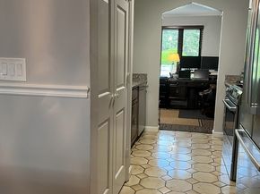 24 Cobblestone Ln 7, Worcester MA 01606