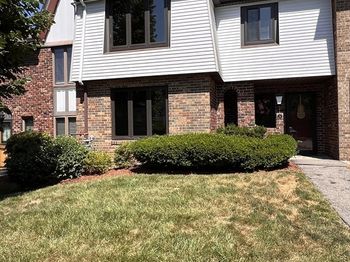24 Cobblestone Ln