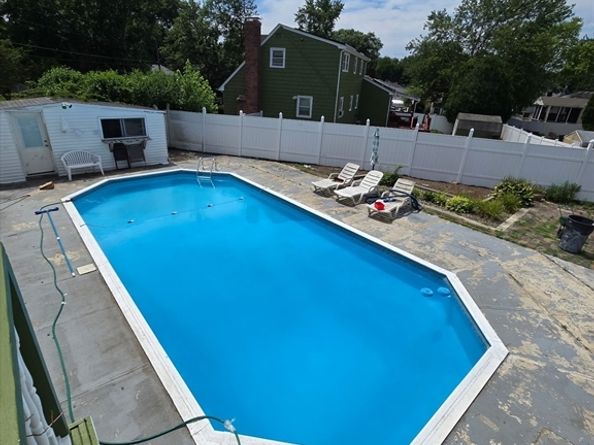 843 Ash St, Brockton MA 02301