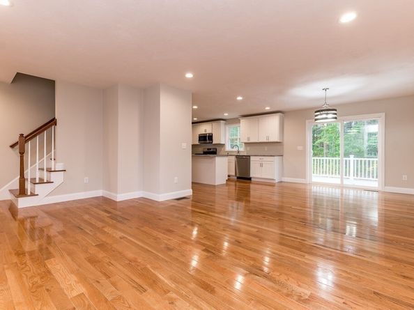 15 Cross Road, Rochester MA 02770