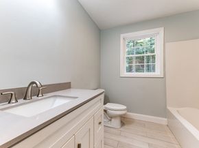 15 Cross Road, Rochester MA 02770
