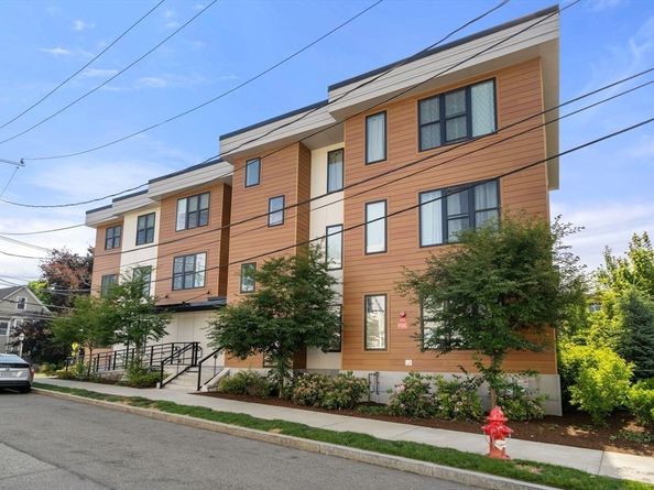 68 Los Angeles 306, Newton MA 02458