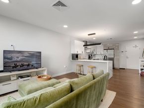 68 Los Angeles 306, Newton MA 02458