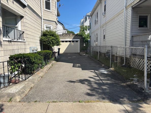 27 Wisconsin Avenue, Somerville MA 02145