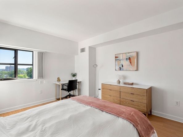 931 Massachusetts Ave 606, Cambridge MA 02139