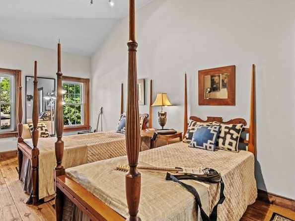 249 High St, Duxbury MA 02332