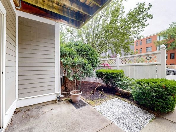 111 W 8th St C, Boston MA 02127