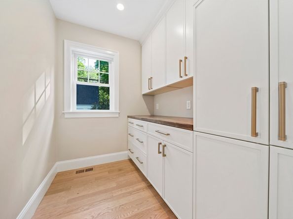 43 Lake Ave, Sharon MA 02067