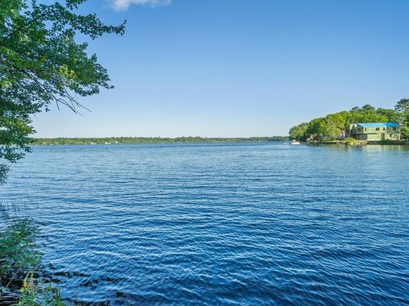43 Lake Ave, Sharon MA 02067