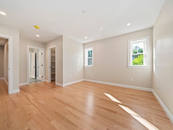 43 Lake Ave, Sharon MA 02067