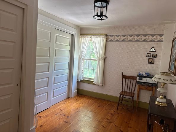 6 Weaver Farm Rd, Rutland MA 01543