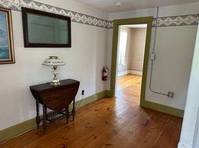 6 Weaver Farm Rd, Rutland MA 01543