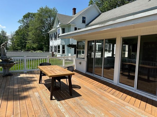 6 Weaver Farm Rd, Rutland MA 01543