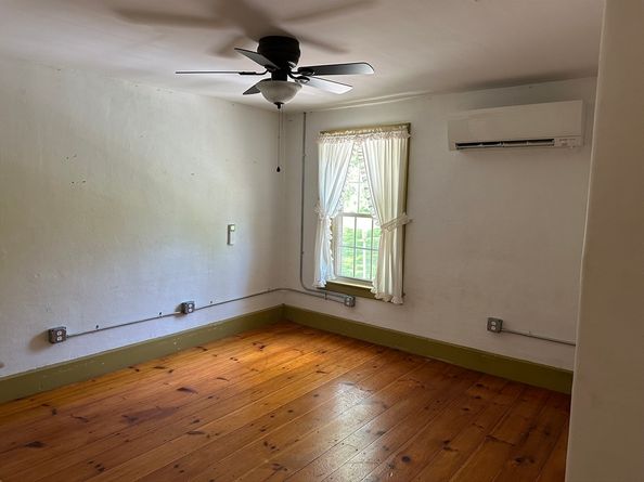 6 Weaver Farm Rd, Rutland MA 01543