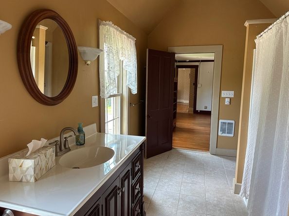 6 Weaver Farm Rd, Rutland MA 01543