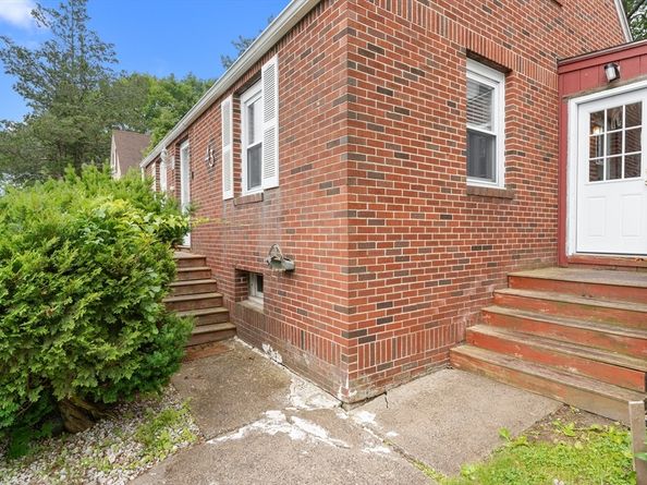 43 Huntington Ave, Worcester MA 01606