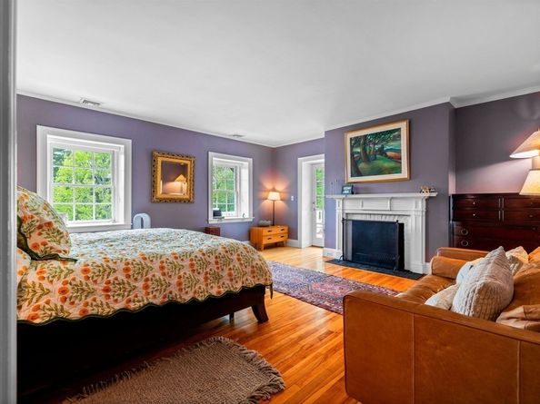 90 Burr Dr, Needham MA 02492