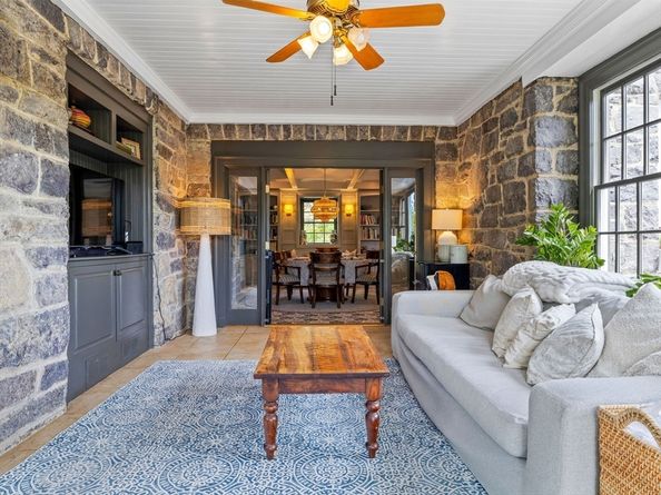 90 Burr Dr, Needham MA 02492