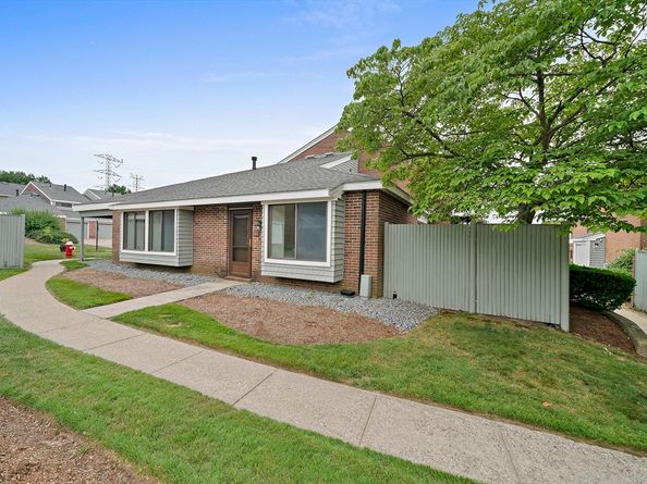 47 Rosewood Dr 47, Stoughton MA 02072