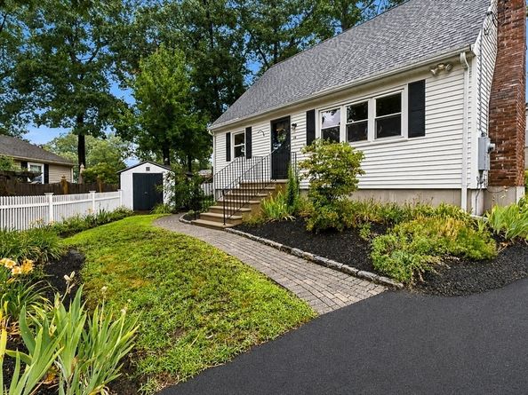 19 Pembroke St, Marlborough MA 01752