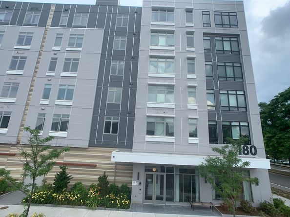 180 Telford St 213, Boston MA 02135