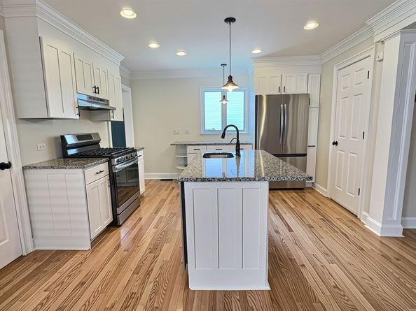 28 Cherry St, Plymouth MA 02360