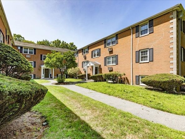 57 Sylvan St 3F, Danvers MA 01923