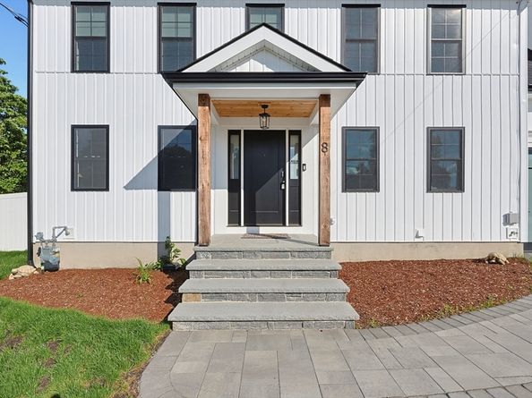 8 Vassar Dr, Milford MA 01757