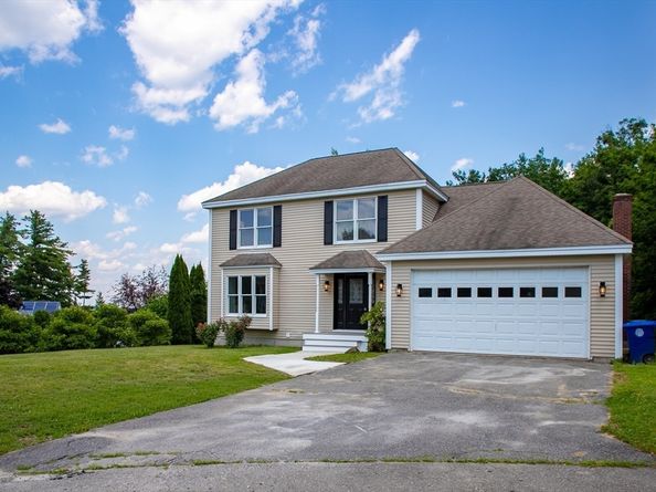 12 Walden Ct, Leominster MA 01453