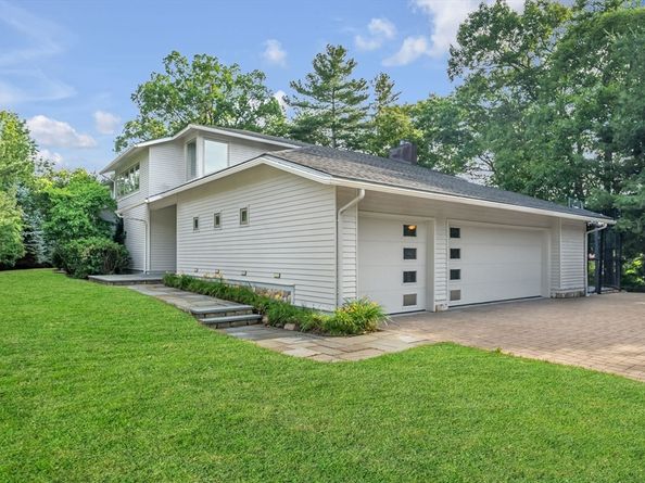 28 Kesseler Way, Newton MA 02467