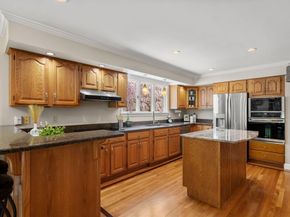 19 Devonshire Rd, Middleton MA 01949