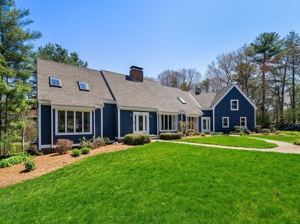 19 Devonshire Rd, Middleton MA 01949