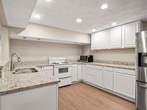 19 Devonshire Rd, Middleton MA 01949