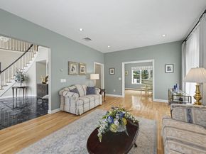 29 Hammersmith Dr, Saugus MA 01906