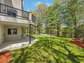 29 Hammersmith Dr, Saugus MA 01906