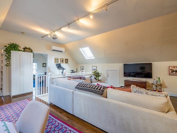 137 North St 3, Salem MA 01970