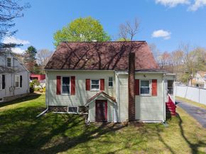 217 W Main St, Dudley MA 01571