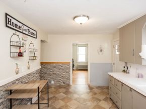 217 W Main St, Dudley MA 01571