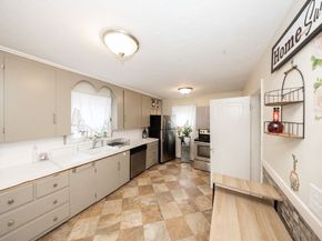 217 W Main St, Dudley MA 01571